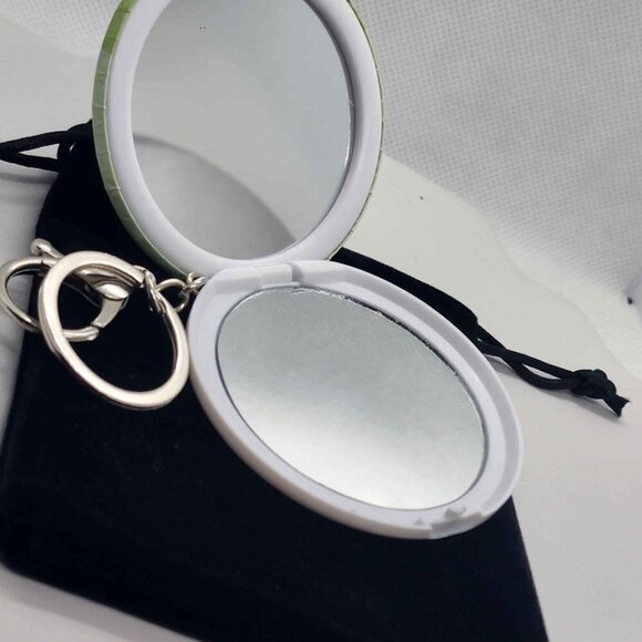 Brand New   one keychain - stitch double mirror - Picture 4 of 4